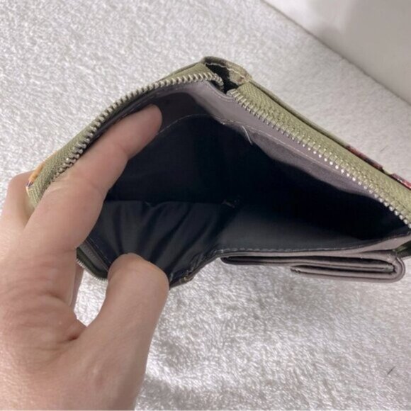 Vintage Y2K Guess Multicolour Watercolour Print Wallet with Guess Logo - Picture 14 of 15